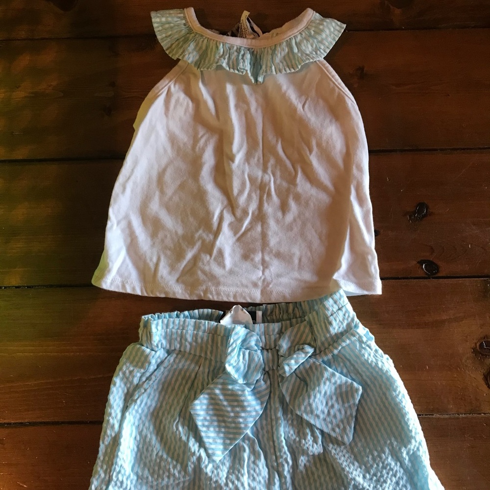 2 piece blue and white short set